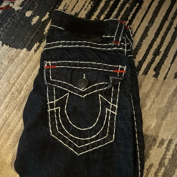 True Religion Dark Blue Jeans with White and Red Stitching Vamps - Picture 4 of 4